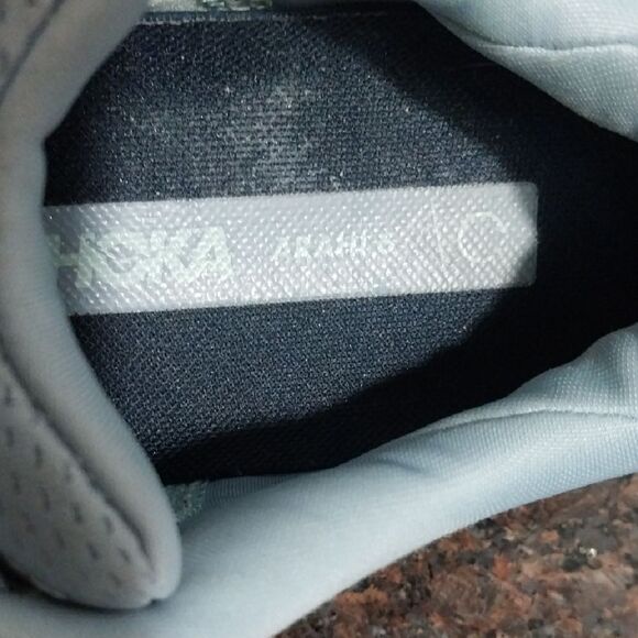 Hoka Gray Athletic Shoes with Cushioned Midsole.....SIZE 7.5...EUC - Picture 6 of 9